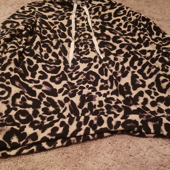 Sweater - Picture 6 of 7